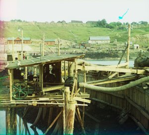 Waterpompen bij Kuzminskoe aan de Oka-rivier tijdens de bouw van een dam en sluis, 1905-1915 door Sergey Prokudin Gorsky